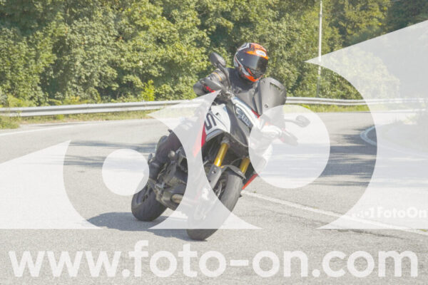 <h1 class="product-title">thumb_FF105173</h1>