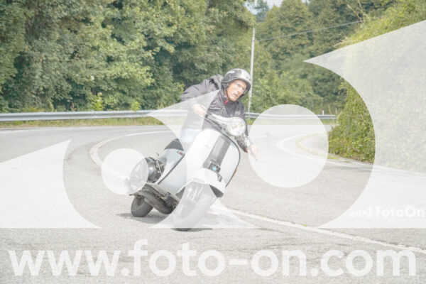 <h1 class="product-title">thumb_FF105415</h1>