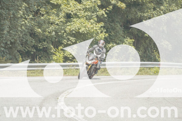 <h1 class="product-title">thumb_FF105418-1</h1>