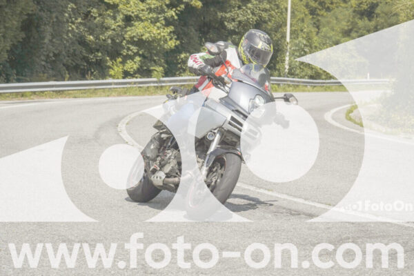 <h1 class="product-title">thumb_FF105432</h1>