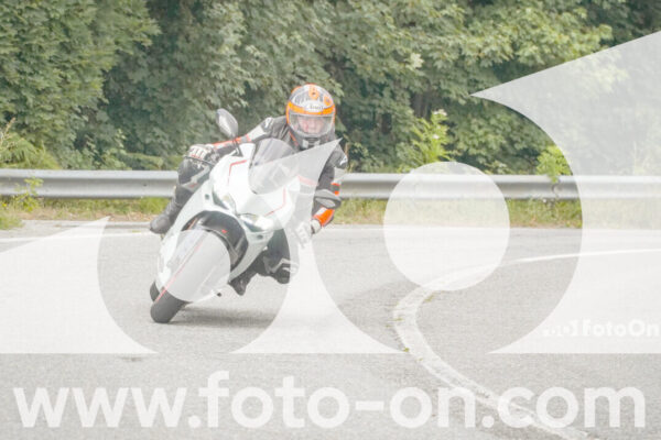 <h1 class="product-title">thumb_FF105478</h1>