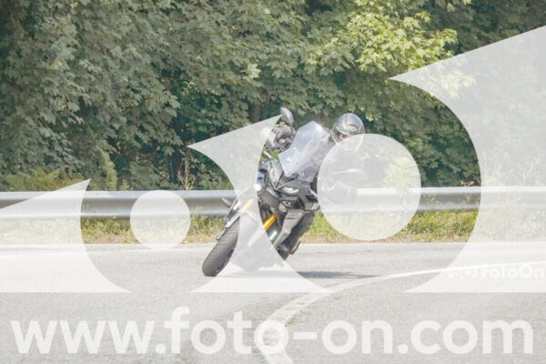 <h1 class="product-title">thumb_FF105575</h1>