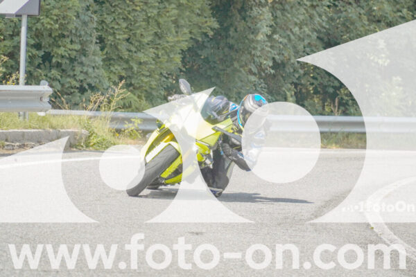 <h1 class="product-title">thumb_FF105718</h1>