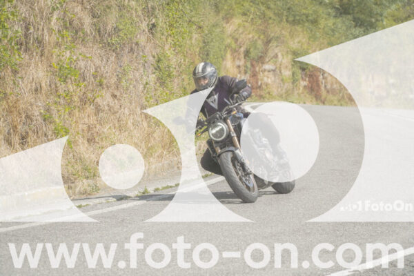 <h1 class="product-title">thumb_FF105805</h1>