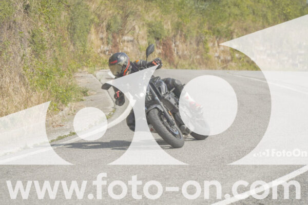 <h1 class="product-title">thumb_FF105823</h1>