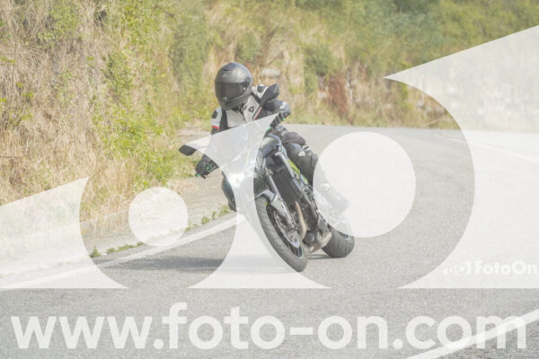 <h1 class="product-title">thumb_FF105857</h1>