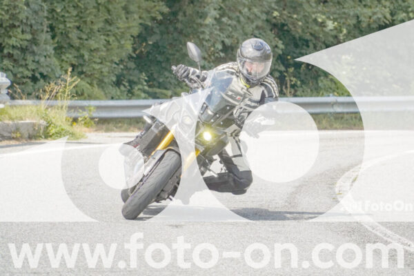 <h1 class="product-title">thumb_FF105906</h1>