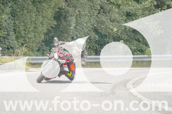 <h1 class="product-title">thumb_FF105918</h1>