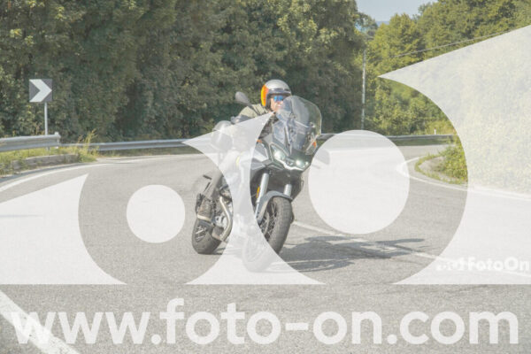 <h1 class="product-title">thumb_FF105939</h1>