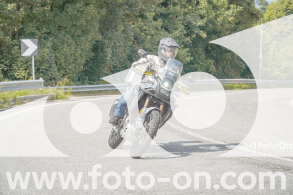 <h1 class="product-title">thumb_FF105946</h1>