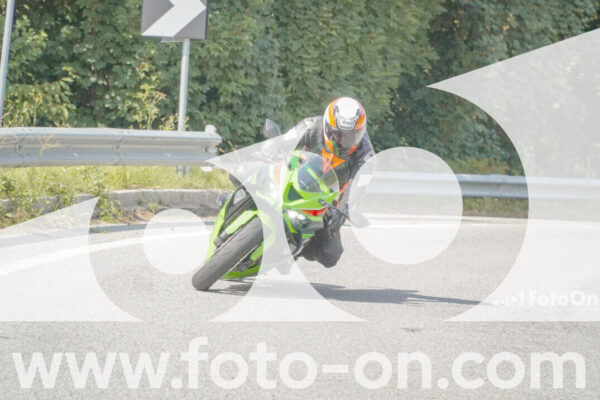 <h1 class="product-title">thumb_FF106025</h1>