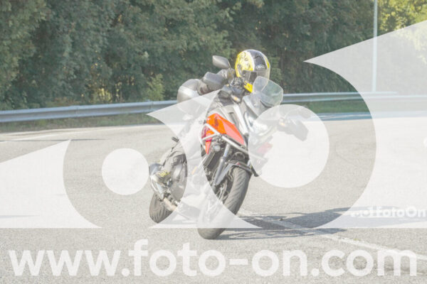 <h1 class="product-title">thumb_FF106154-1</h1>