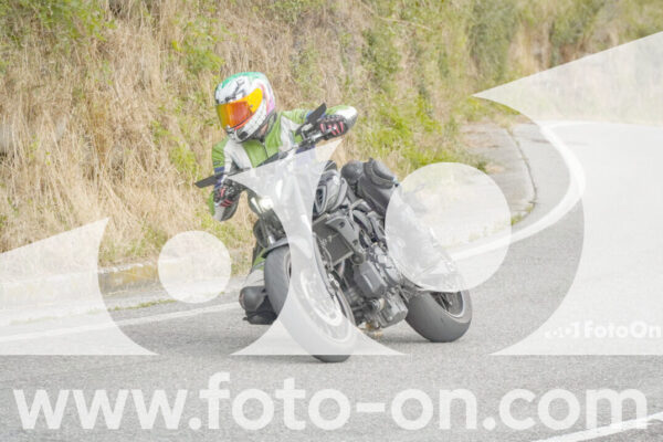 <h1 class="product-title">thumb_FF106154</h1>