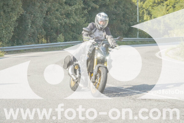<h1 class="product-title">thumb_FF106157</h1>