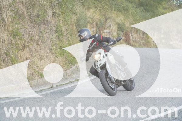 <h1 class="product-title">thumb_FF106183-1</h1>