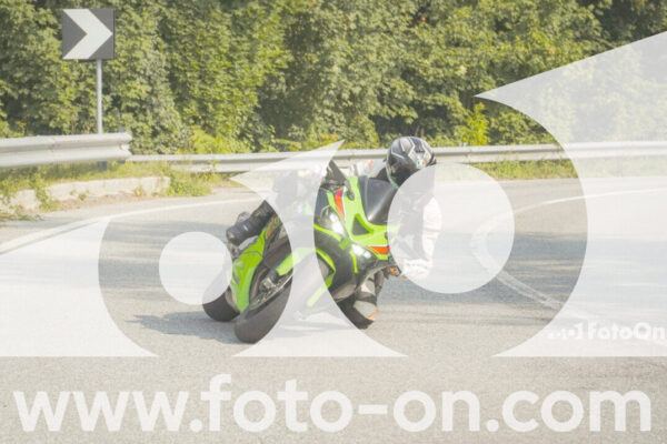 <h1 class="product-title">thumb_FF106288</h1>