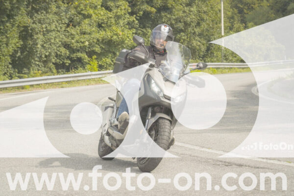 <h1 class="product-title">thumb_FF106312-1</h1>