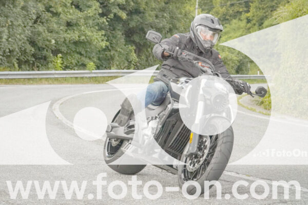 <h1 class="product-title">thumb_FF106415</h1>