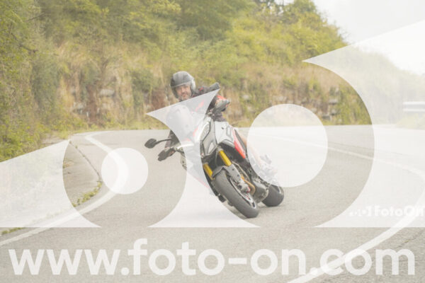 <h1 class="product-title">thumb_FF106426</h1>