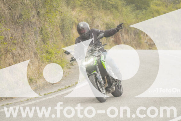 <h1 class="product-title">thumb_FF106430</h1>