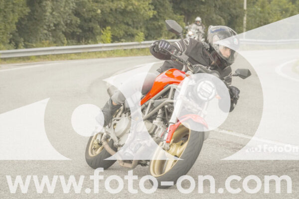 <h1 class="product-title">thumb_FF106453</h1>