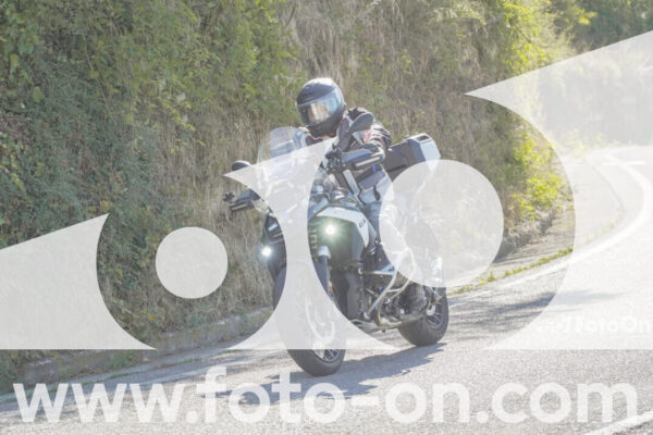<h1 class="product-title">thumb_FF106822</h1>