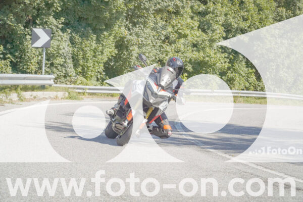 <h1 class="product-title">thumb_FF106982</h1>
