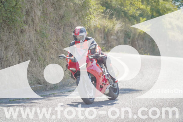 <h1 class="product-title">thumb_FF107045</h1>