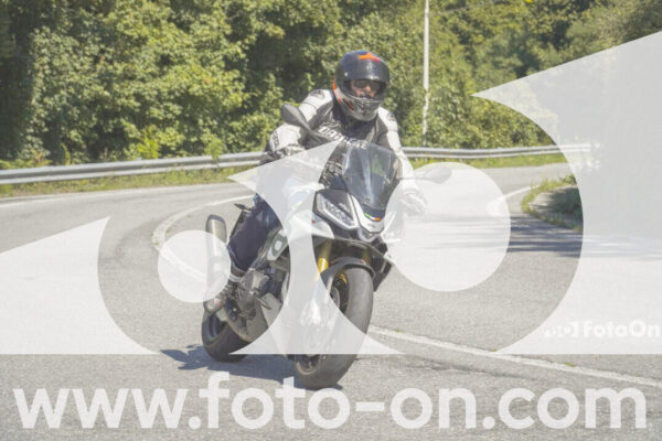 <h1 class="product-title">thumb_FF107133-1</h1>