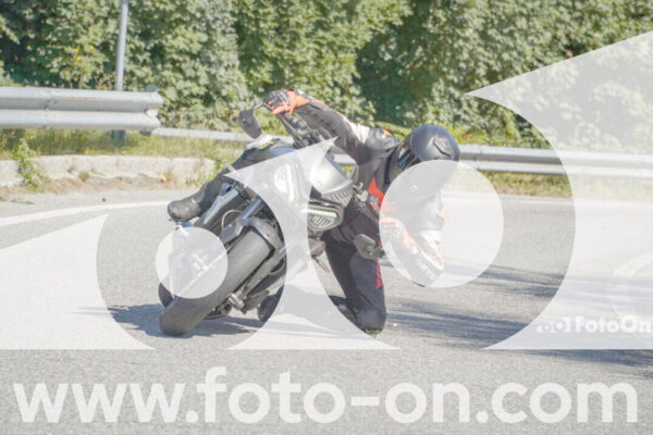 <h1 class="product-title">thumb_FF107141</h1>