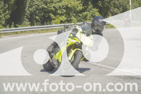 <h1 class="product-title">thumb_FF107142</h1>