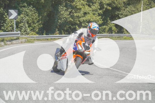 <h1 class="product-title">thumb_FF107198</h1>