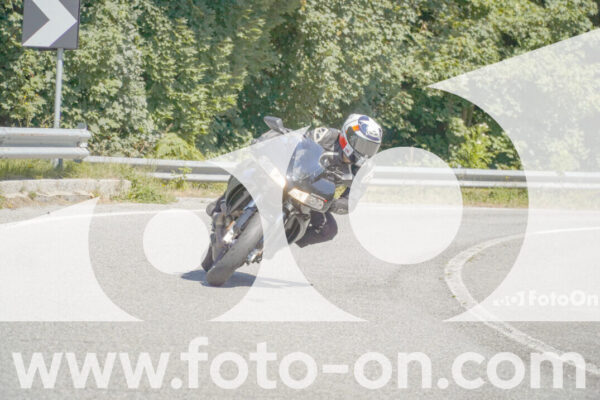 <h1 class="product-title">thumb_FF107556</h1>