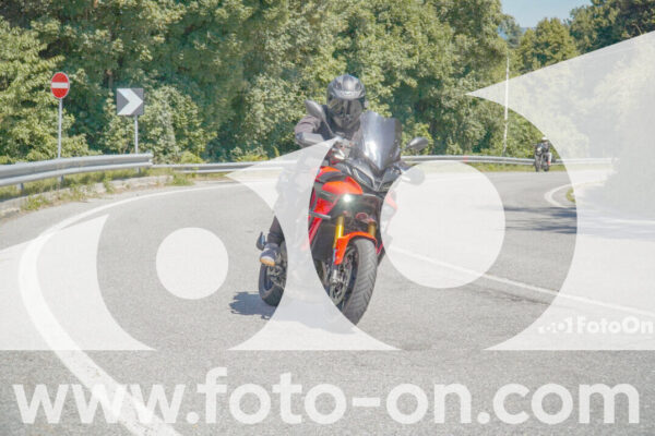 <h1 class="product-title">thumb_FF107626</h1>