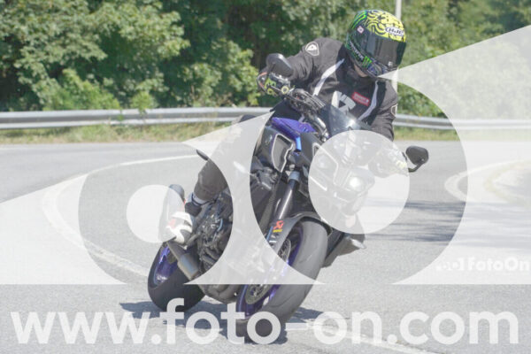 <h1 class="product-title">thumb_FF107641</h1>