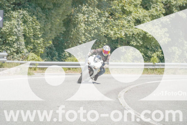 <h1 class="product-title">thumb_FF107649</h1>
