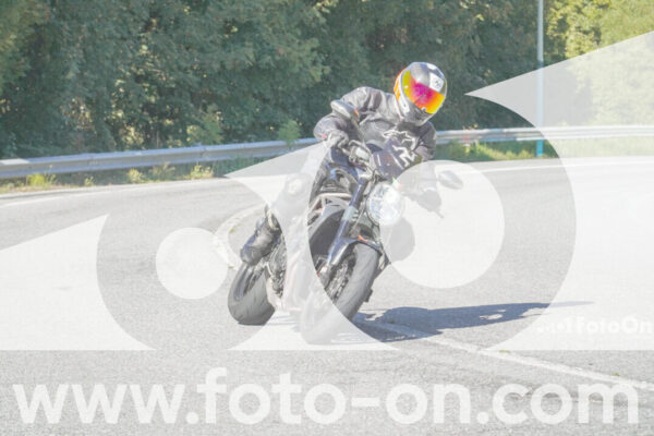 <h1 class="product-title">thumb_FF107813</h1>