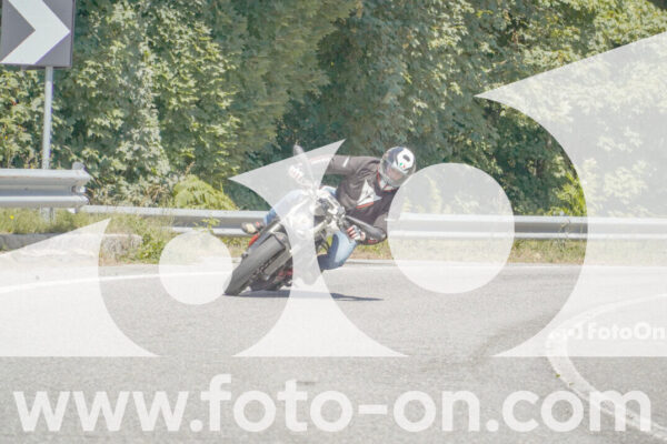 <h1 class="product-title">thumb_FF107860</h1>