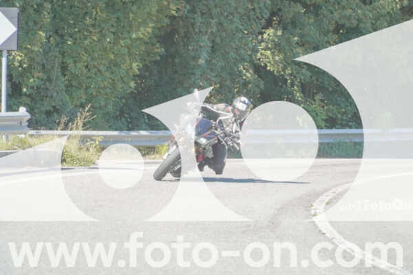<h1 class="product-title">thumb_FF107876</h1>