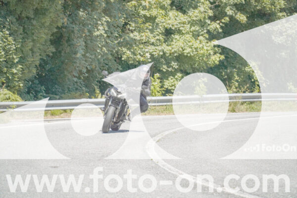 <h1 class="product-title">thumb_FF107912</h1>