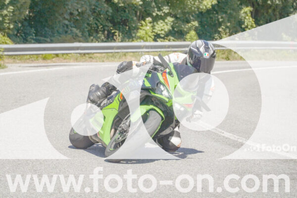 <h1 class="product-title">thumb_FF107935</h1>
