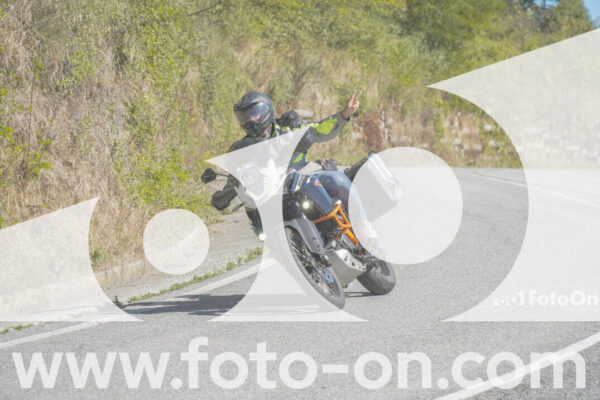 <h1 class="product-title">thumb_FF107945-1</h1>