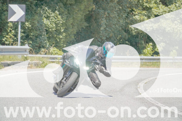 <h1 class="product-title">thumb_FF107994</h1>