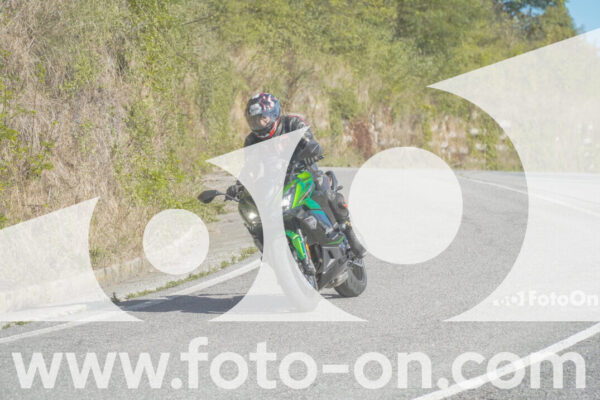 <h1 class="product-title">thumb_FF108264-1</h1>