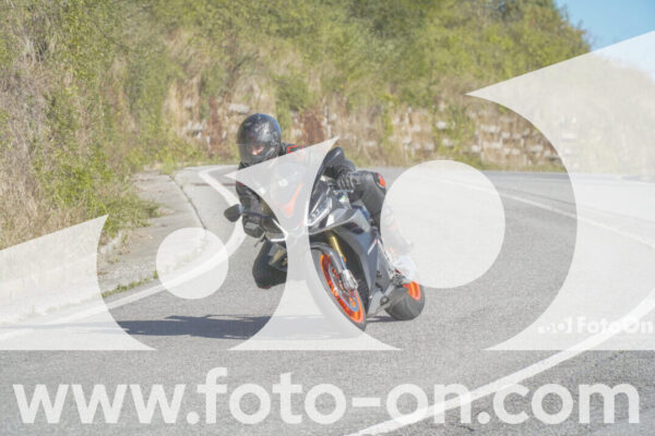 <h1 class="product-title">thumb_FF108356-1</h1>