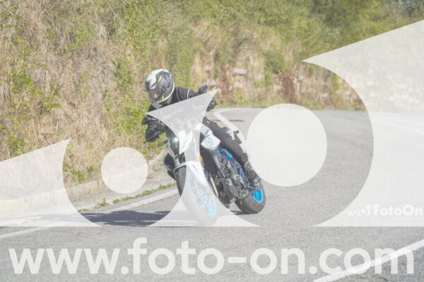 <h1 class="product-title">thumb_FF108362-1</h1>