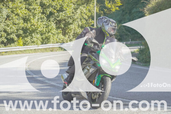 <h1 class="product-title">thumb_FF108463-1</h1>