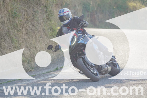 <h1 class="product-title">thumb_FF109653</h1>