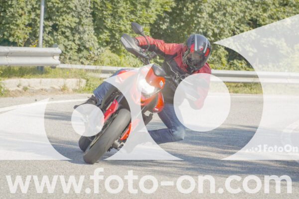 <h1 class="product-title">thumb_FF109751</h1>