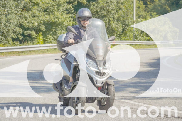<h1 class="product-title">thumb_FF109752</h1>